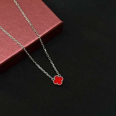 Kırmızı Taşlı Yonca Kolye