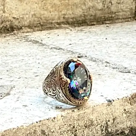 Mistik topaz doğal taşlı 925 ayar oksitli el yapımı erkek gümüş yüzük modeli